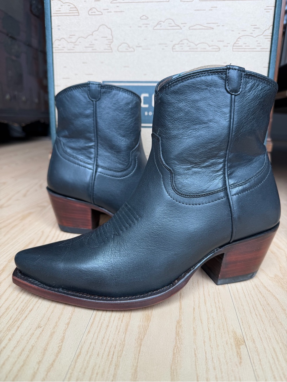 New Tecovas The Daisy Black Calfskin Leather Western Ankle Boots - Size 7B